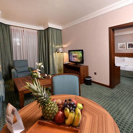 City Seasons Al Hamra Hotel Abu Dhabi Ngoại thất bức ảnh