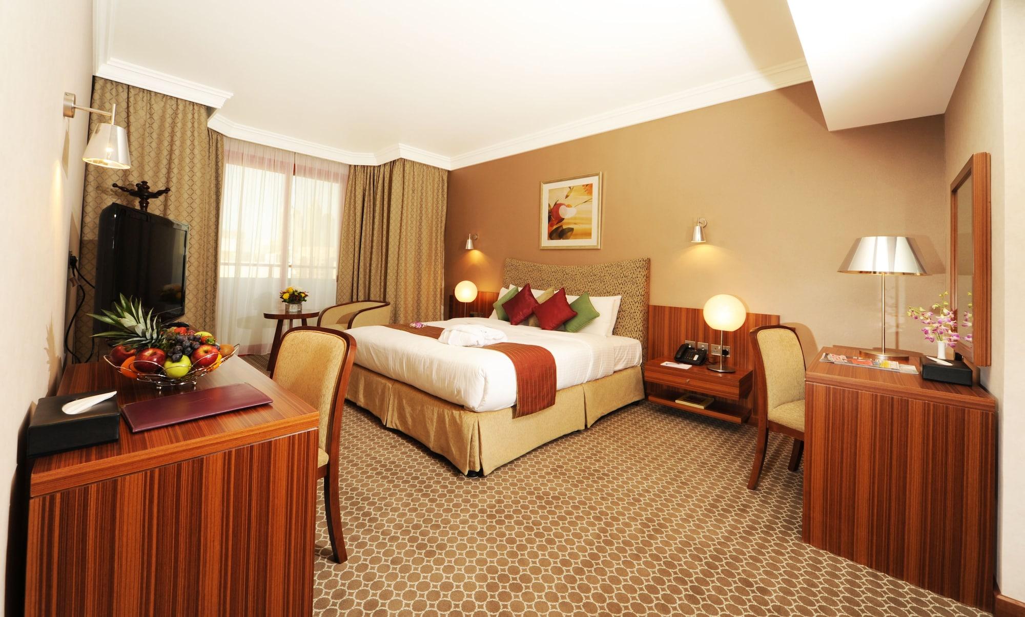 City Seasons Al Hamra Hotel Abu Dhabi Ngoại thất bức ảnh