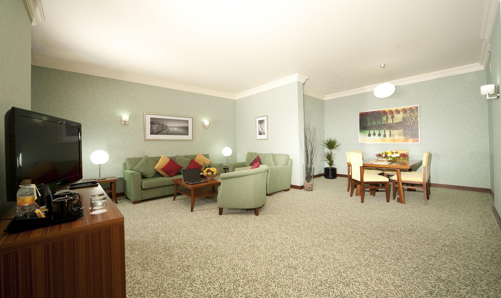 City Seasons Al Hamra Hotel Abu Dhabi Ngoại thất bức ảnh