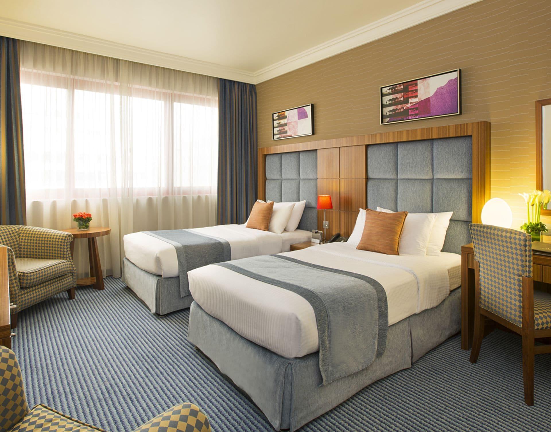 City Seasons Al Hamra Hotel Abu Dhabi Ngoại thất bức ảnh