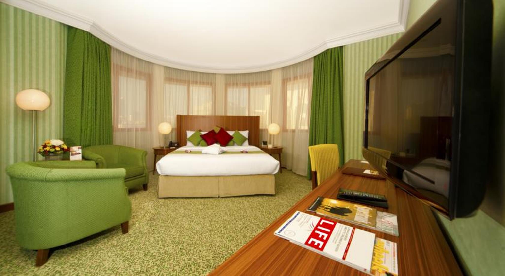 City Seasons Al Hamra Hotel Abu Dhabi Ngoại thất bức ảnh