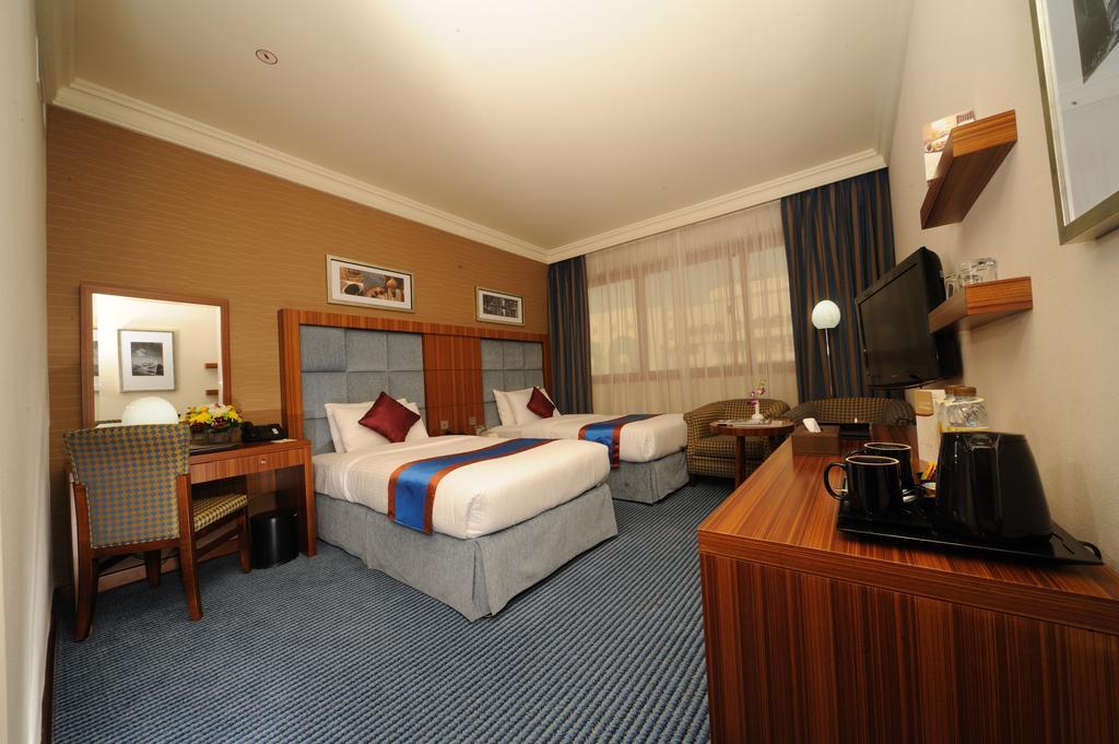 City Seasons Al Hamra Hotel Abu Dhabi Ngoại thất bức ảnh