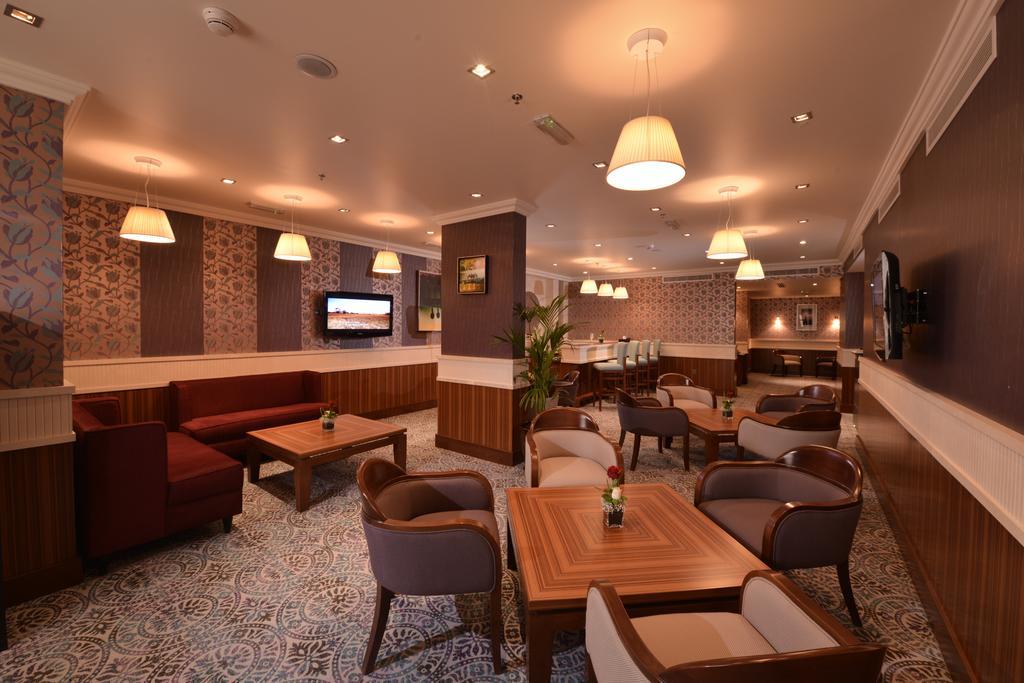 City Seasons Al Hamra Hotel Abu Dhabi Ngoại thất bức ảnh