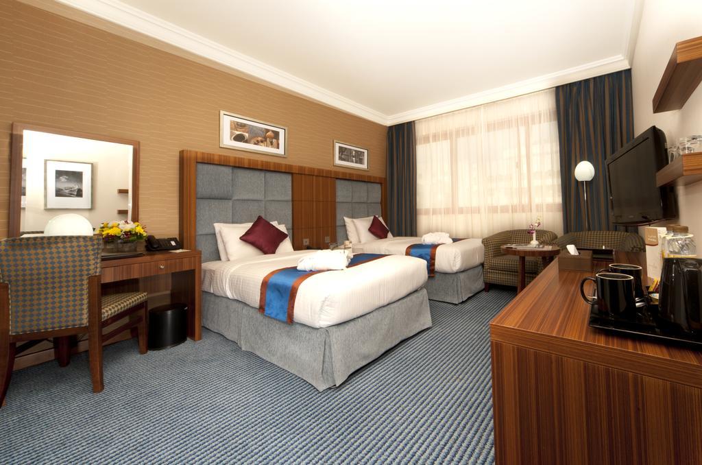 City Seasons Al Hamra Hotel Abu Dhabi Ngoại thất bức ảnh