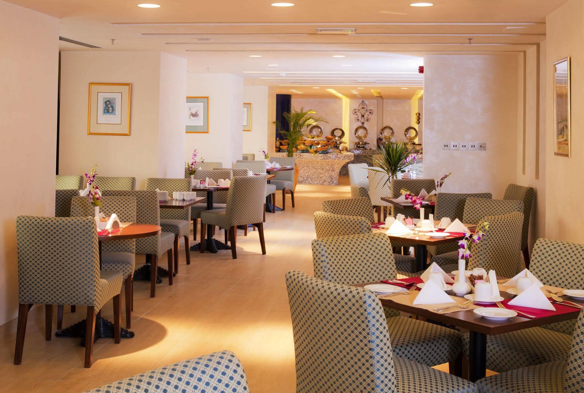 City Seasons Al Hamra Hotel Abu Dhabi Nhà hàng bức ảnh